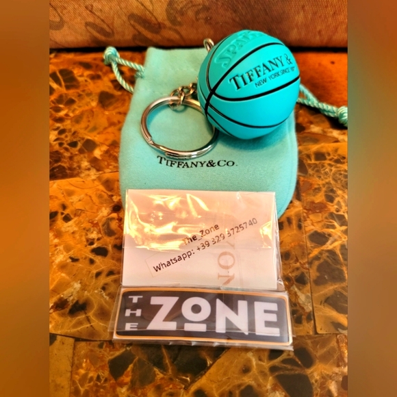 Tiffany & Co keychain - Picture 2 of 3